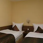 ホテル Trzy Swiaty & Wellness Rajska Wyspa 3*