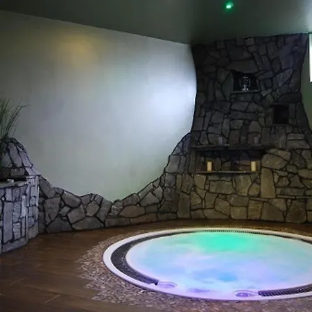 ホテル Trzy Swiaty & Wellness Rajska Wyspa グリヴィツェ