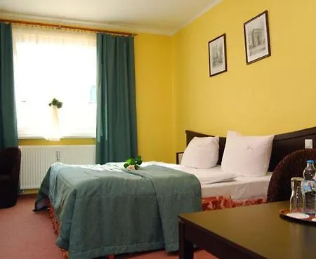 ホテル Trzy Swiaty & Wellness Rajska Wyspa 3*