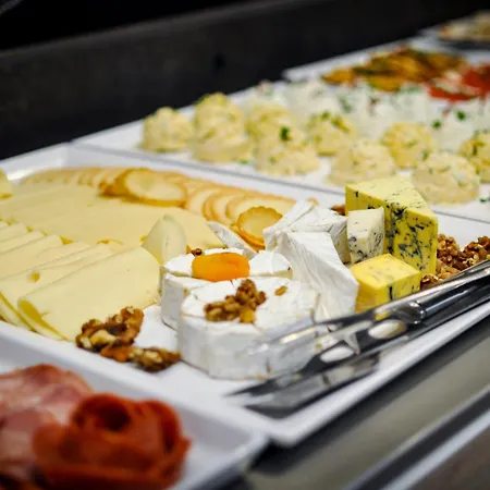 Trzy Swiaty & Wellness Rajska Wyspa Hotel