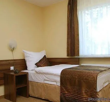 ホテル Trzy Swiaty & Wellness Rajska Wyspa グリヴィツェ