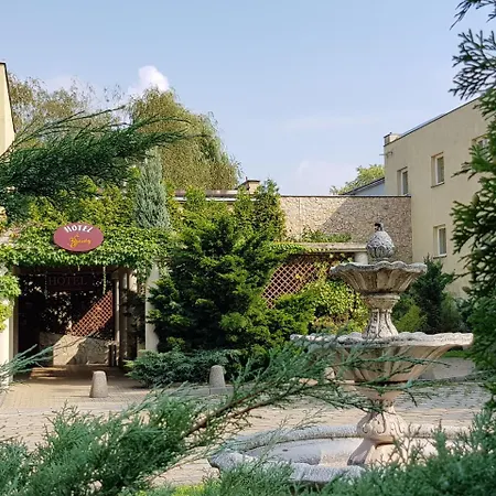 Trzy Swiaty & Wellness Rajska Wyspa ホテル 3*