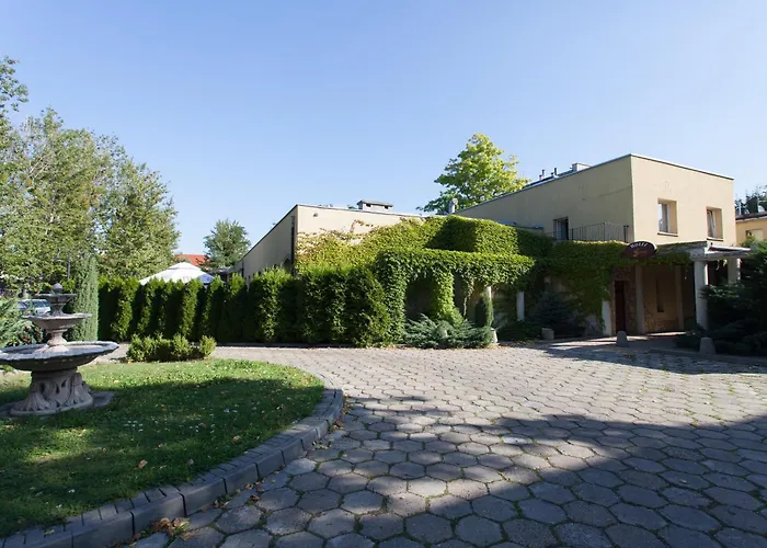 Trzy Swiaty & Wellness Rajska Wyspa Hotel